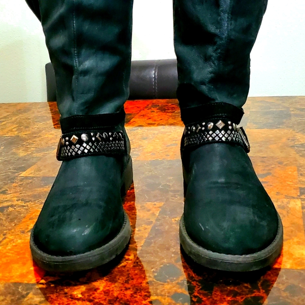 Janet Sport, size 11, Black .